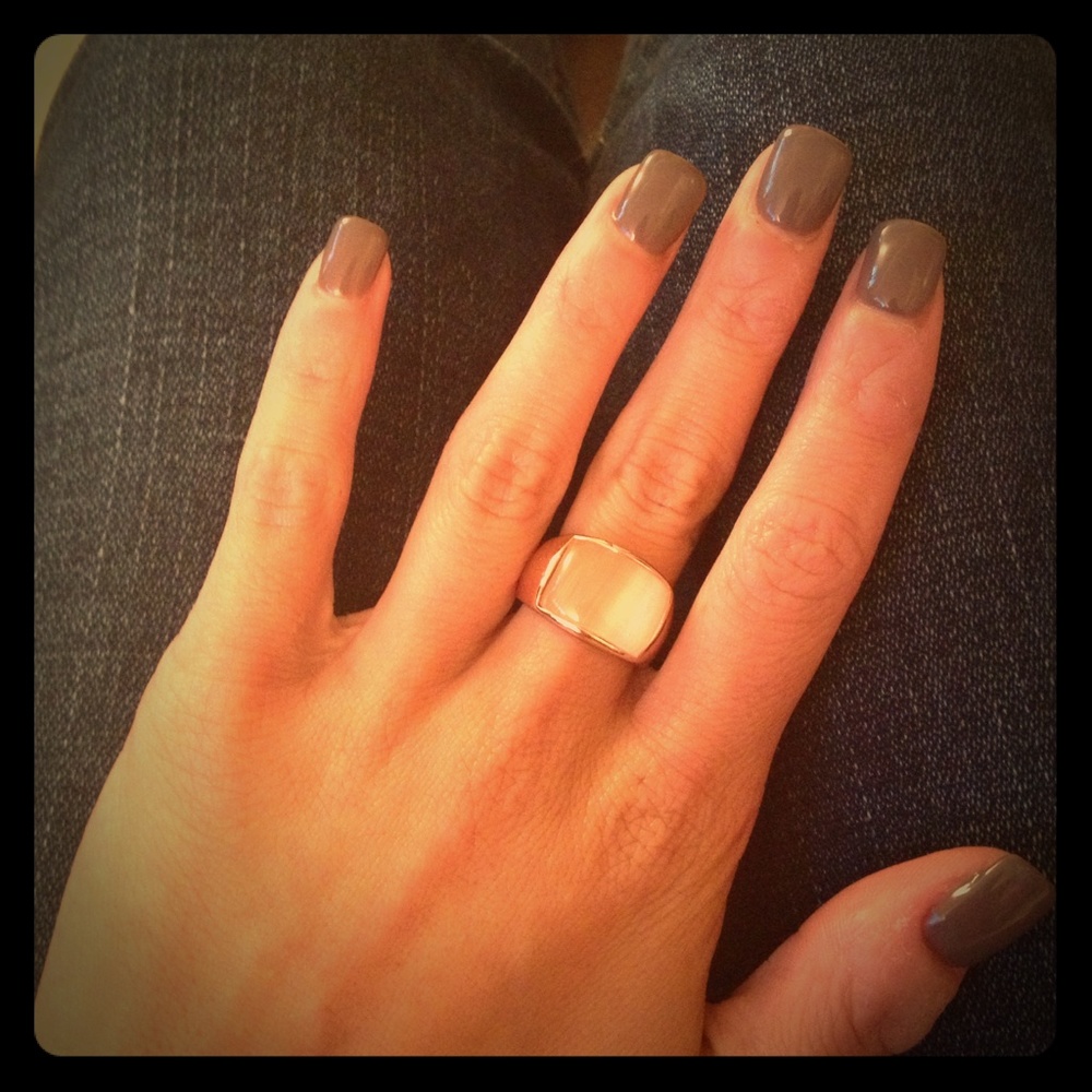 NWOT Gold Tone Pale Pink Ring